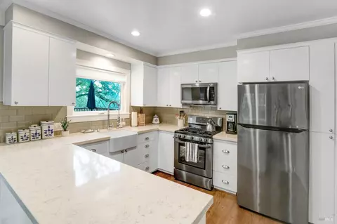 Kitchen - 2105 Thornsberry Rd, Sonoma, CA 95476 photo 2 of 3