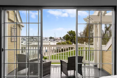 332 E 2nd St, Benicia, CA 94510