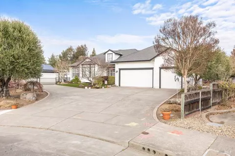 612 Benjamins Ct, Santa Rosa, CA 95409