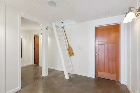 Entry Way - 76 Ocean View Ave, Dillon Beach, CA 94929 photo 8 of 10