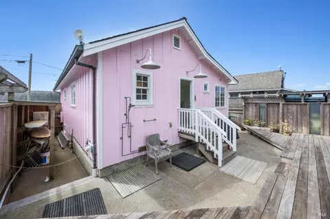 Exterior - 76 Ocean View Ave, Dillon Beach, CA 94929 photo 12 of 13