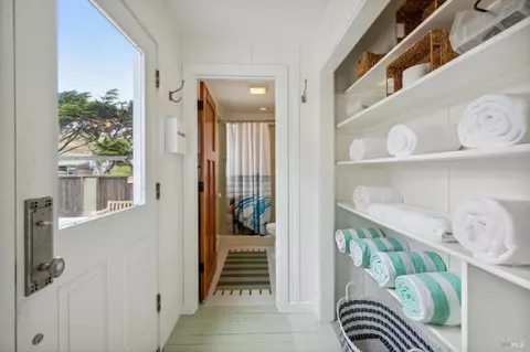 Entry Way - 76 Ocean View Ave, Dillon Beach, CA 94929 photo 6 of 10