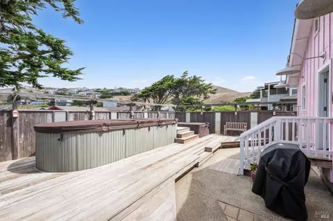 Exterior - 76 Ocean View Ave, Dillon Beach, CA 94929 photo 11 of 13