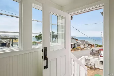 Entry Way - 76 Ocean View Ave, Dillon Beach, CA 94929 photo 2 of 10