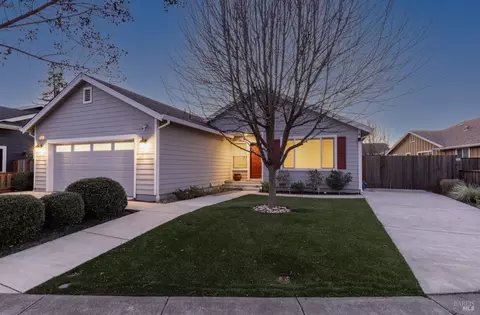 3803 Skyview Dr, Santa Rosa, CA 95403