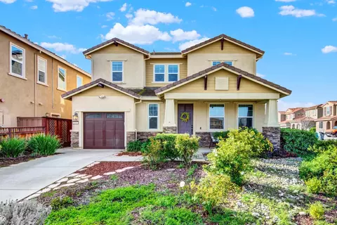 201 Juneau Dr, Vacaville, CA 95687