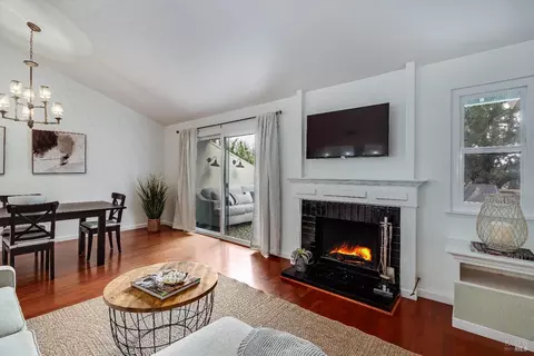 225 2nd St E #10, Sonoma, CA 95476
