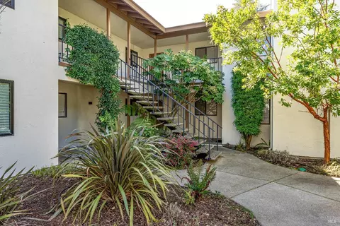 225 2nd St E #10, Sonoma, CA 95476 photo 3