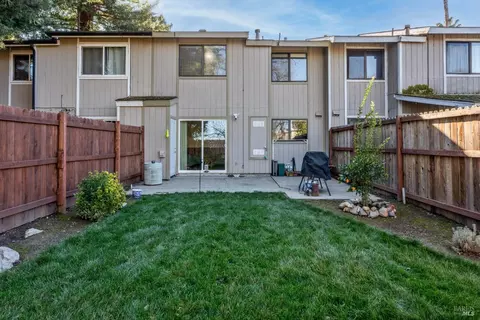 727 Sidnie Ct, Ukiah, CA 95482 photo 17