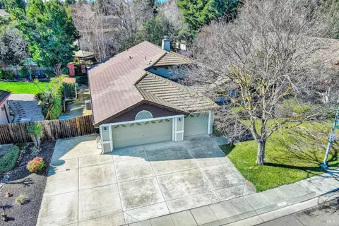 1695 Austin Dr, Dixon, CA 95620 photo 4