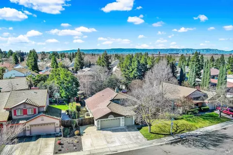 1695 Austin Dr, Dixon, CA 95620 photo 2