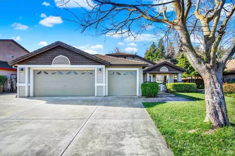 1695 Austin Dr, Dixon, CA 95620