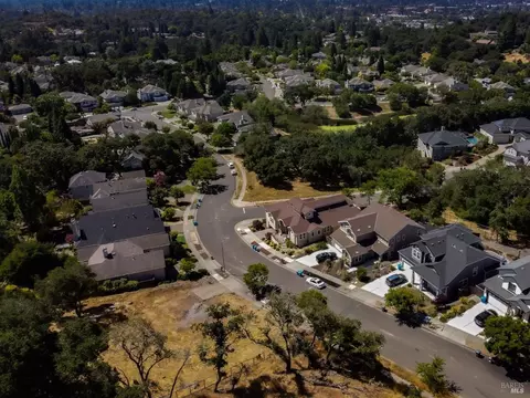 3564 Kirkridge St, Santa Rosa, CA 95403
