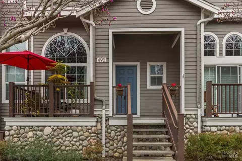 492 E St, Benicia, CA 94510 photo 2