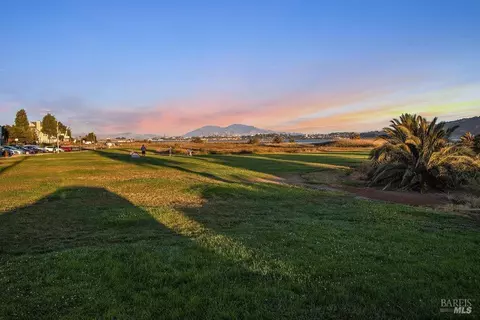 492 E St, Benicia, CA 94510 photo 30