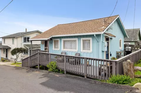 21 North St, Dillon Beach, CA 94929