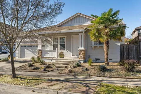 1915 Buckingham Ln, Petaluma, CA 94954