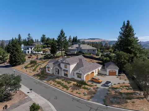 3698 Rocky Knoll Way, Santa Rosa, CA 95404