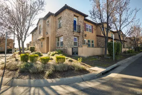 Exterior - 175 Stonegate Cir #C, Cloverdale, CA 95425 photo 7 of 7
