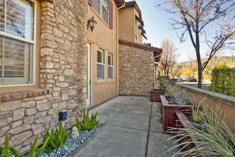 Exterior - 175 Stonegate Cir #C, Cloverdale, CA 95425 photo 1 of 7