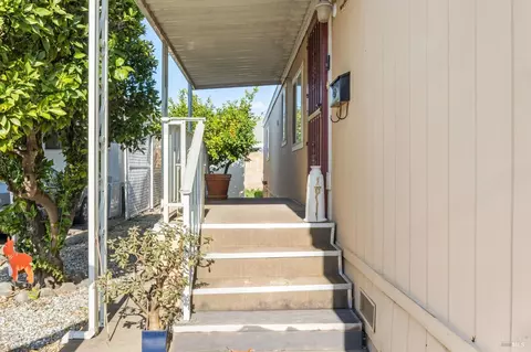 41 Lemon Tree Cir, Vacaville, CA 95687 photo 4