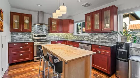 44 Grande Paseo, San Rafael, CA 94903