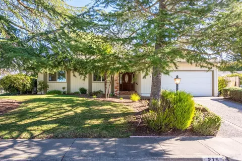 275 Oak Shadow Dr, Santa Rosa, CA 95409