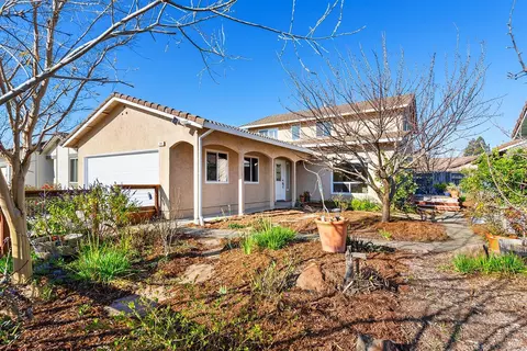 104 Glacier Ct, Petaluma, CA 94954