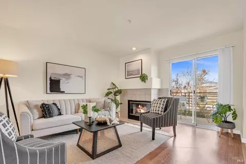1188 Pear Tree Ln, Napa, CA 94558