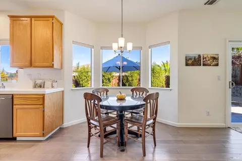 Dining - 106 Capstone Ct, Napa, CA 94559 photo 4 of 4