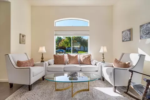 Living - 106 Capstone Ct, Napa, CA 94559 photo 3 of 5
