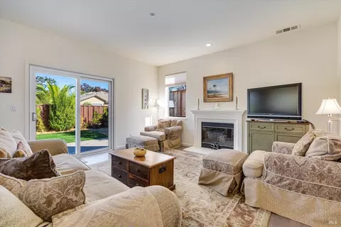 Living - 106 Capstone Ct, Napa, CA 94559 photo 1 of 5