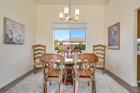 Dining - 106 Capstone Ct, Napa, CA 94559 photo 1 of 4