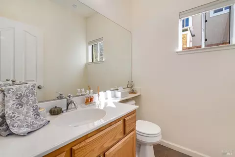 Bath - 106 Capstone Ct, Napa, CA 94559 photo 1 of 2