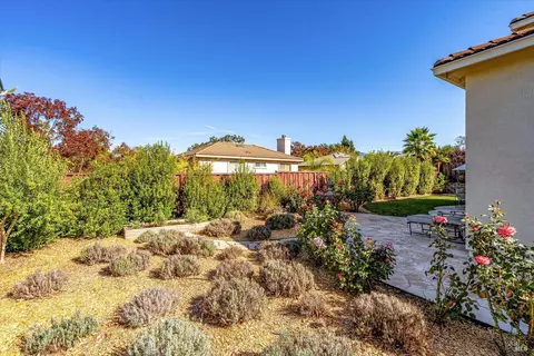 Exterior - 106 Capstone Ct, Napa, CA 94559 photo 17 of 18