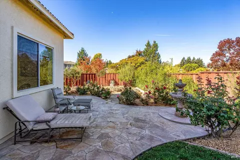 Exterior - 106 Capstone Ct, Napa, CA 94559 photo 11 of 18