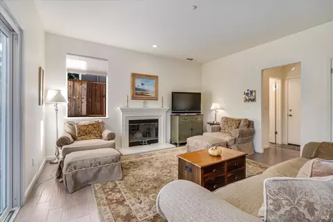 Living - 106 Capstone Ct, Napa, CA 94559 photo 5 of 5