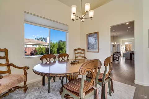 Dining - 106 Capstone Ct, Napa, CA 94559 photo 2 of 4