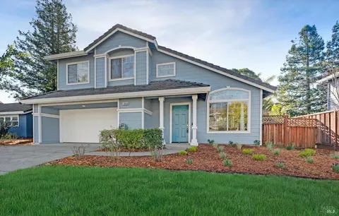 1680 Madeira Cir, Petaluma, CA 94954