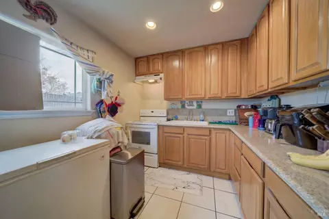 Kitchen - 120 Delta Rd, Oakley, CA 94561 photo 1 of 3