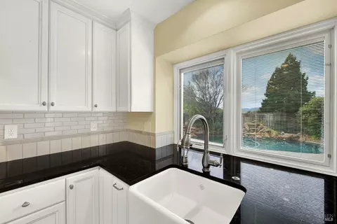 Kitchen - 2403 Las Hadas Ct, Fairfield, CA 94534 photo 8 of 10