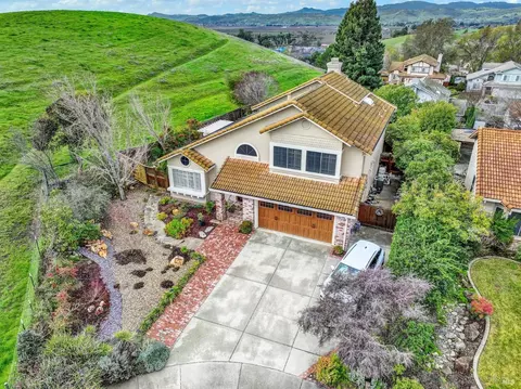 View/Area - 2403 Las Hadas Ct, Fairfield, CA 94534 photo 3 of 14
