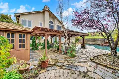 Exterior - 2403 Las Hadas Ct, Fairfield, CA 94534 photo 16 of 20