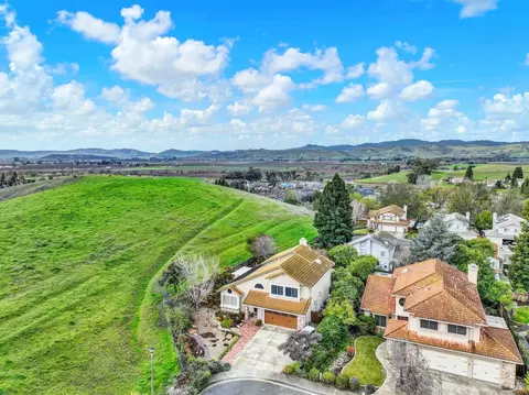 View/Area - 2403 Las Hadas Ct, Fairfield, CA 94534 photo 1 of 14