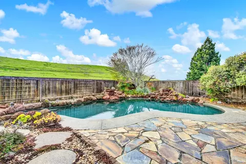 Exterior - 2403 Las Hadas Ct, Fairfield, CA 94534 photo 10 of 20