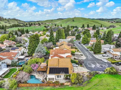 View/Area - 2403 Las Hadas Ct, Fairfield, CA 94534 photo 8 of 14