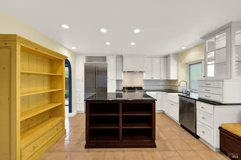 Kitchen - 2403 Las Hadas Ct, Fairfield, CA 94534 photo 2 of 10