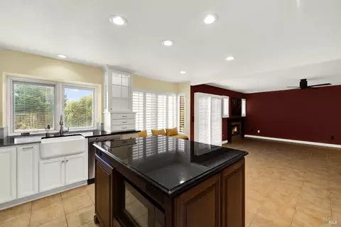 Kitchen - 2403 Las Hadas Ct, Fairfield, CA 94534 photo 9 of 10