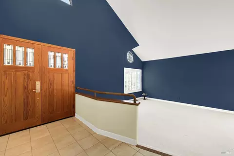 Entry Way - 2403 Las Hadas Ct, Fairfield, CA 94534 photo 3 of 5