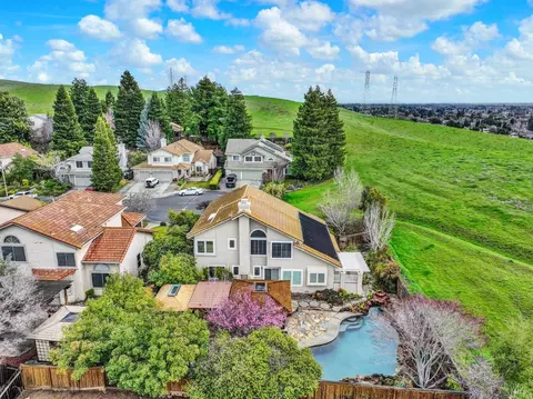 View/Area - 2403 Las Hadas Ct, Fairfield, CA 94534 photo 10 of 14